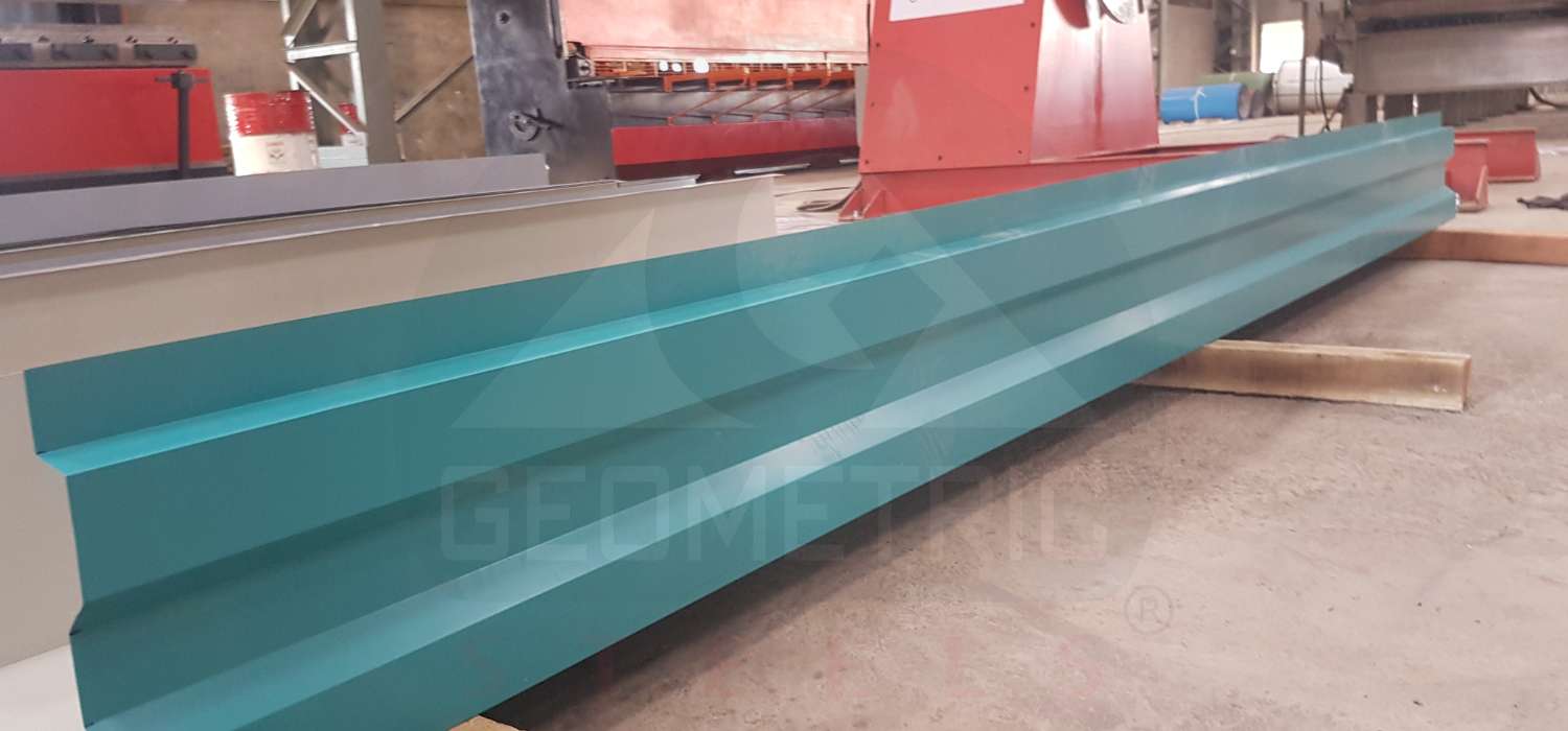 long length roof guttering